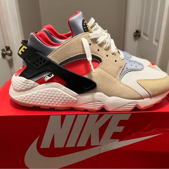 Nike Air Hurache - Picture 2 of 6